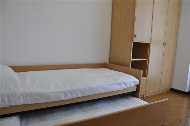 single bed + 1 extractable bed