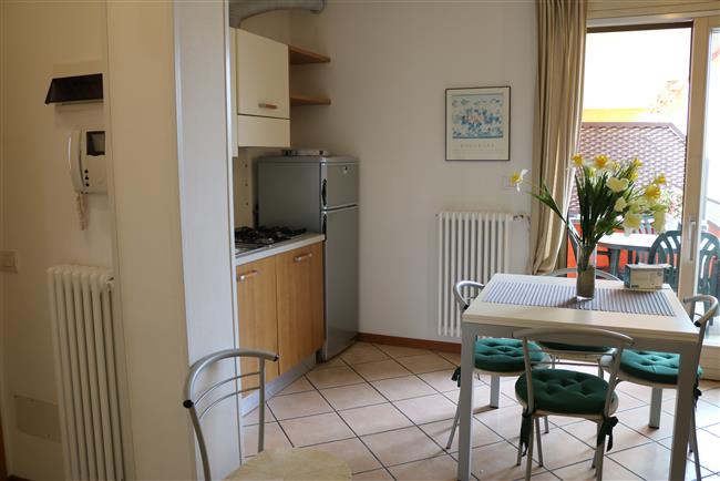 Living-kitchen with balcony