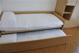 single bed + 1 extractable bed