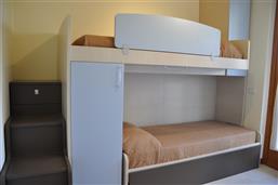 Doppelstockbett + 1 Ausziehbarbett